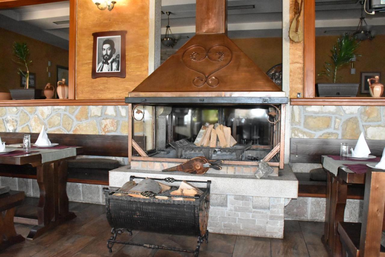 Aparthotel Koliba Nikšić Bagian luar foto