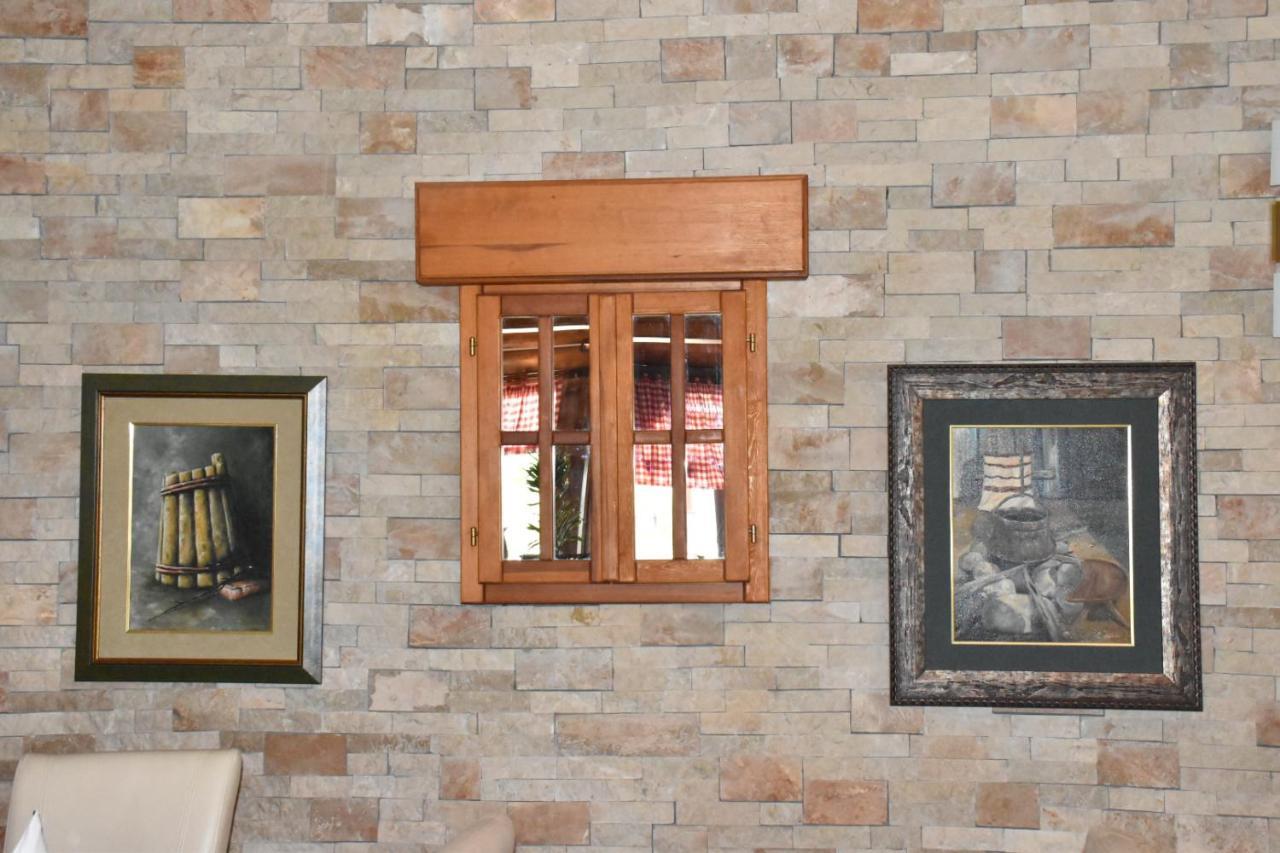 Aparthotel Koliba Nikšić Bagian luar foto