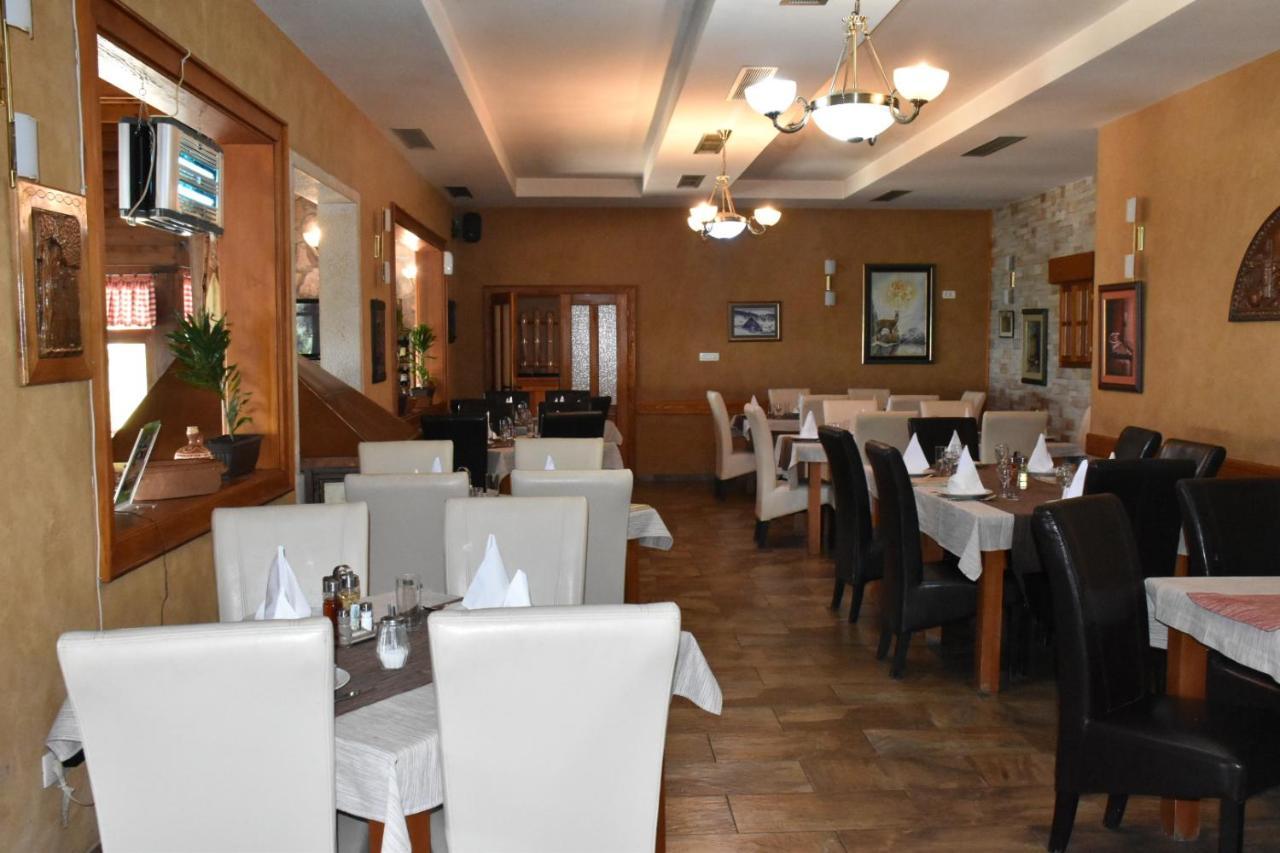 Aparthotel Koliba Nikšić Bagian luar foto