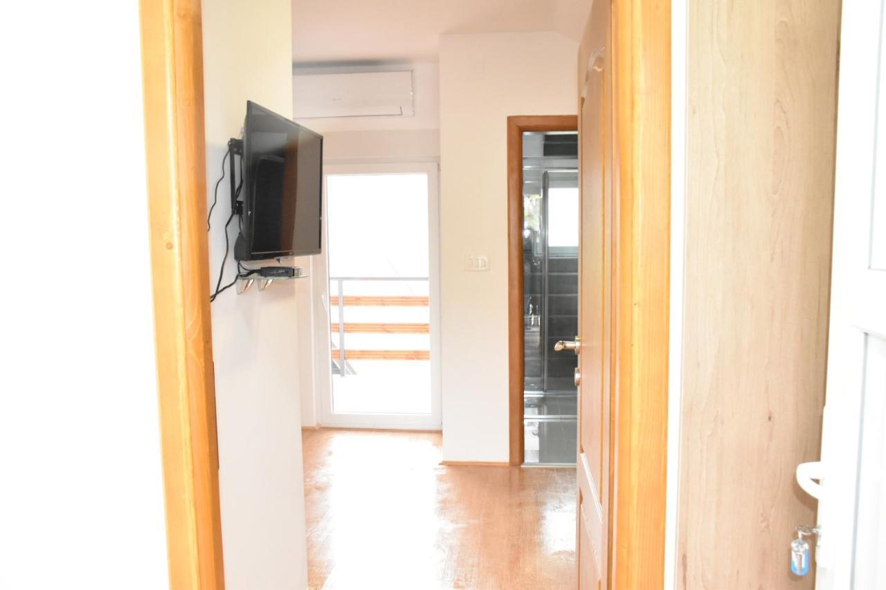 Aparthotel Koliba Nikšić Bagian luar foto