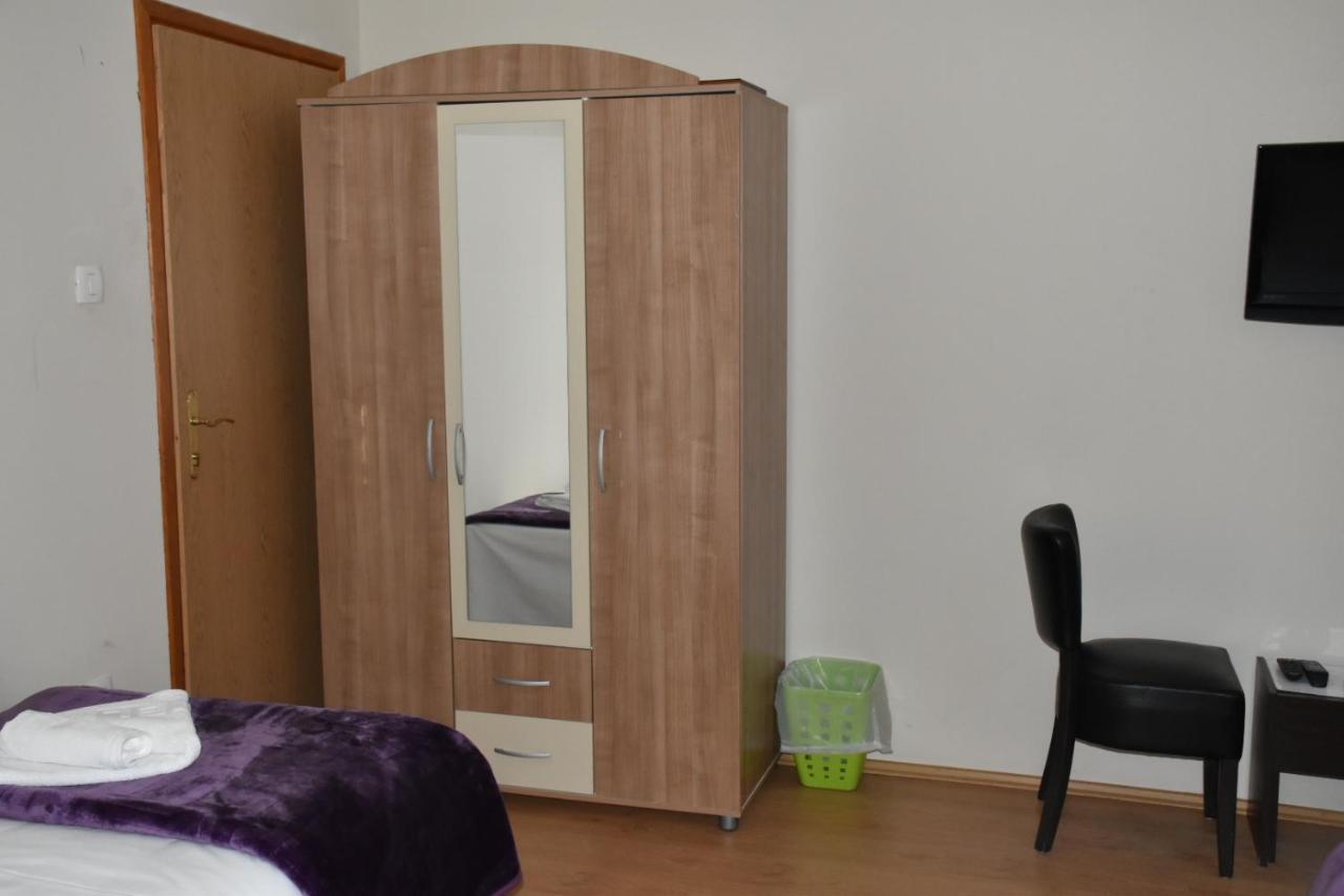 Aparthotel Koliba Nikšić Bagian luar foto