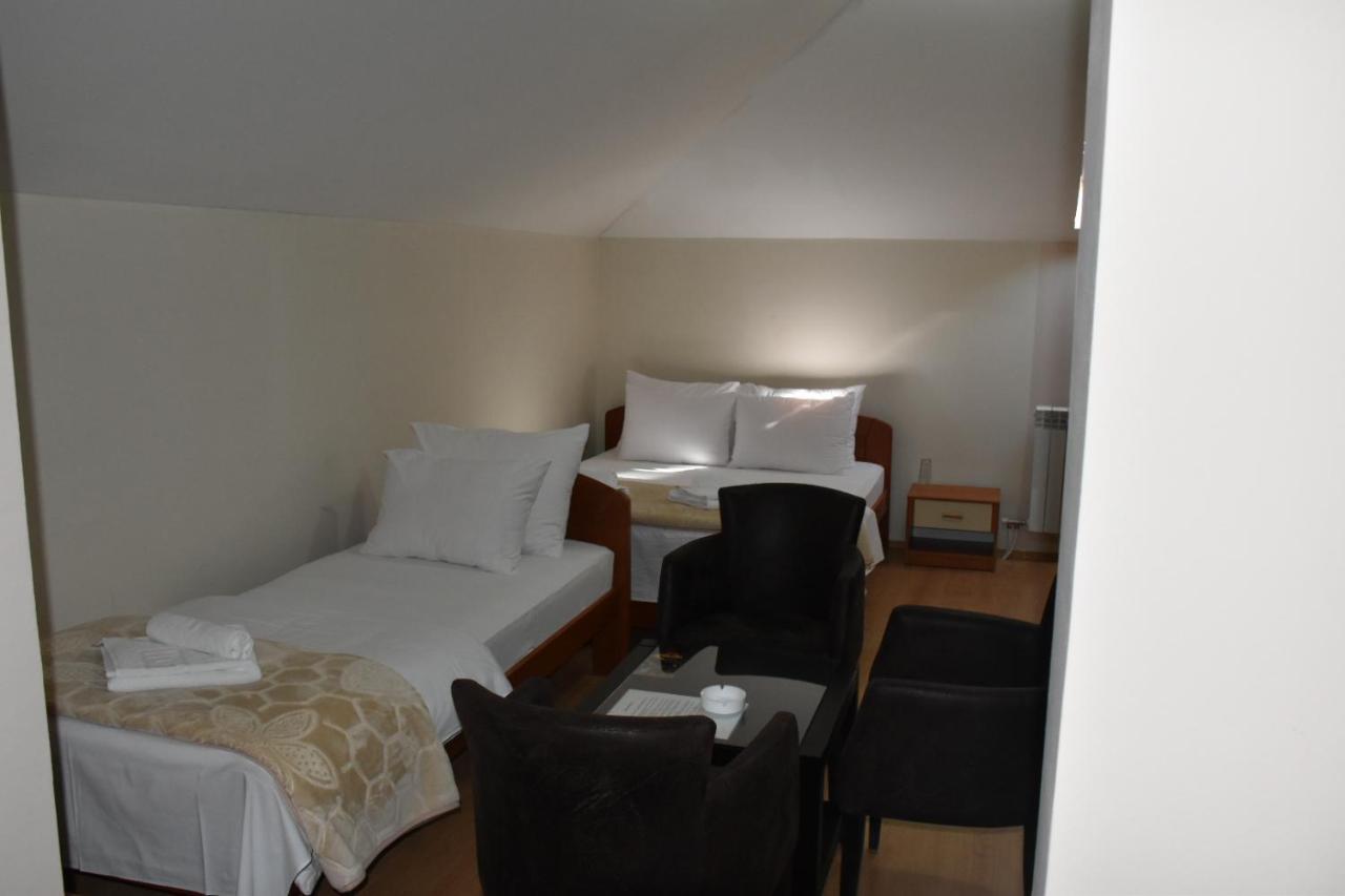 Aparthotel Koliba Nikšić Bagian luar foto
