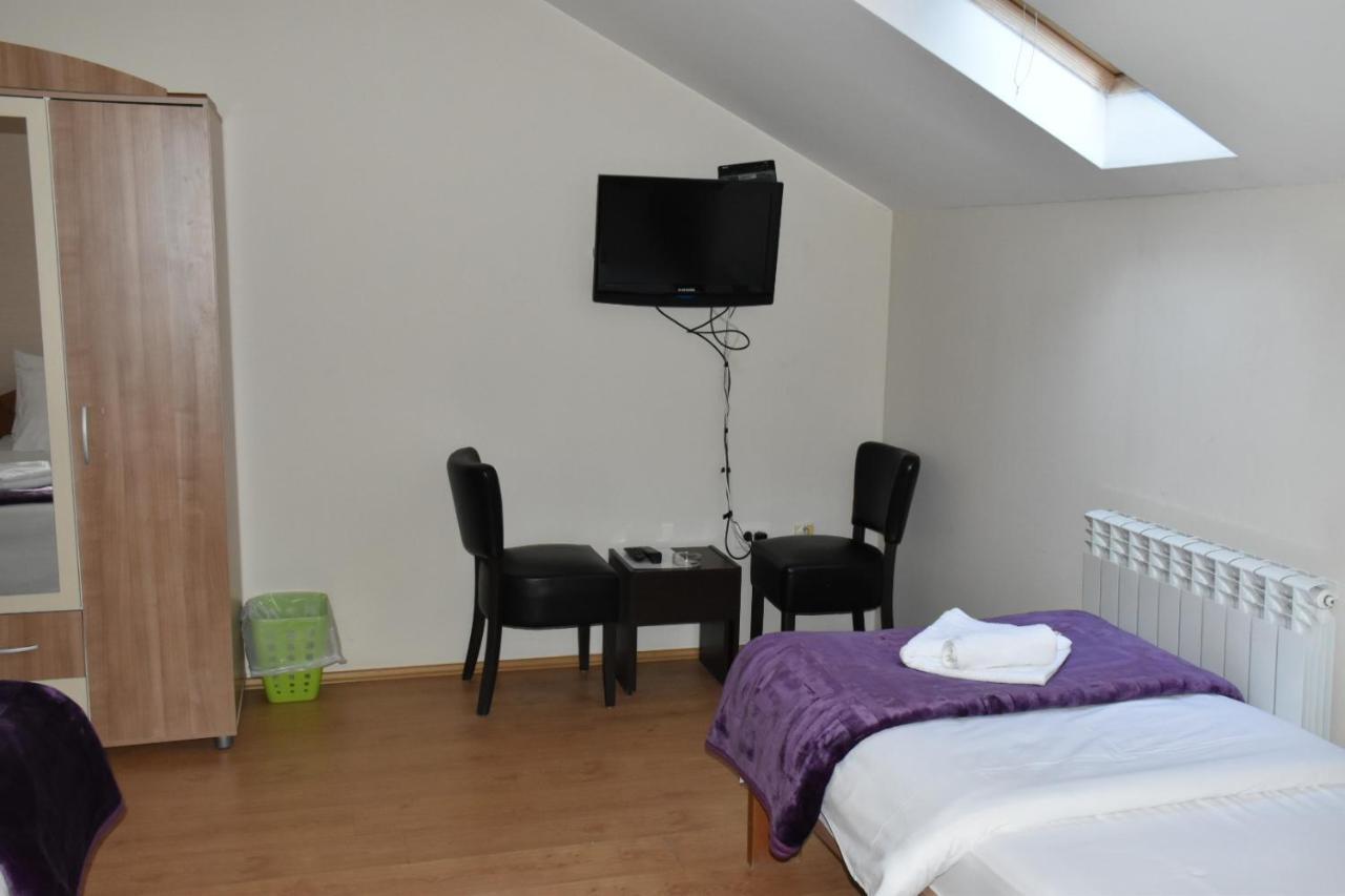 Aparthotel Koliba Nikšić Bagian luar foto
